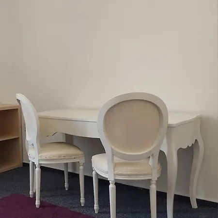 아파트 Just 3 Min Walk Old Town Center Private B