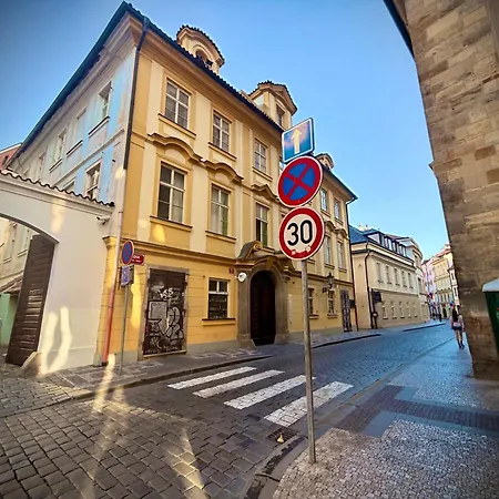 Just 3 Min Walk Old Town Center Private B Privat bolig